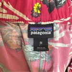 Patagonia Women’s Barely Baggies shorts 2.5” pink tropical floral palm shorts M Photo 2