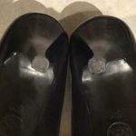 Michael Kors MICHAEL  BLACK PUMP
Alina Flex Leather Pump Photo 3