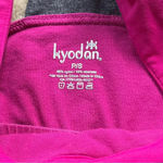 Kyodan Women’s Pink Ruffle Athletic Tank Top w/ Shelf Bra - Size S - EUC Photo 2