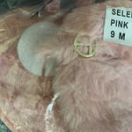 Tahari NWT selen fuzzy flip flop sandals pink size 9 thong house shoes Photo 4