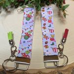 Handmade Cartoon Grinch and Cindy Lou Who Blue Keychain Photo 0