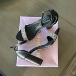 Steve Madden Women's Black and White Open Toe Sandals Size 7 Photo 4