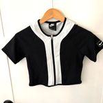 Nike NSW STREET SHORT SLEEVE TOP. Size Small. Photo 2