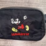 Lululemon NEW DISNEY PARKS  MICKEY EVERYWHERE BELT BAG FANNY PACK BLACK STRAP✨ Photo 4