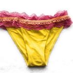 Beach Bunny  Hot In‎ The City Limited Edition Bikini Bottom Photo 1