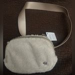 Lululemon  athletica Everywhere Fleece belt bag -cream/white Photo 0
