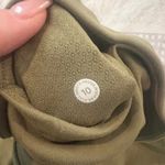 Lululemon  Bronze Green Super‎ High-Rise Groove pant, size 10 Photo 3