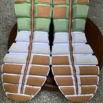 on cloud  women size 8 men’s 6.5 Photo 4