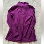 Athleta Women’s Twist Wrap Pullover Hooded Athletic Top Purple Size Small Photo 11