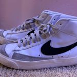 Nike Women’s Blazers Mid 77 Photo 1