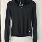 Vuori  Quarter-Zip Women’s Pullover Medium Photo 0