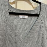 Old Navy Women’s  long sleeve v-neck sweater light gray size 3X Photo 2