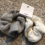 EXPRESS  Set of 2 sweater ponytail holder, scrunches Photo 5