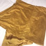 yellow skirt Photo 1