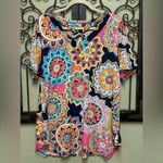 Heimish USA short sleeve criss cross vneck medallion print top Size 3X Photo 2