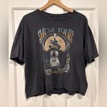 Threads on 9th. Nashville Music Tour Cropped Graphic Tee. Gray. 1X Gray Photo 0