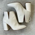 Steve Madden EUC  Leather Thrived Heeled Ankle
Boots Ivory Size 7 Photo 1
