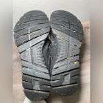 New Balance Women's Black and Grey Athletic Running Sneakers, Size 7.5 Photo 6