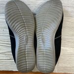 Clarks  Black Sneakers Comfortable Everyday Wear Photo 5