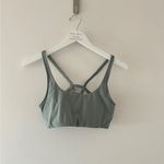 Vuori  Daily Leggings & Yosemite Bra in Fern M Photo 5