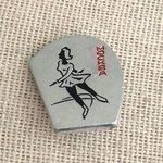 Vintage Mockba ice skating 10k pin Photo 0