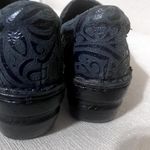 B.O.C. Born Concepts Clogs Peggy Embossed Black/Navy Leather Comfort Shoe 6.5/37 Black Photo 3