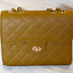 Others Follow SOLDxxxxxx Photo 0