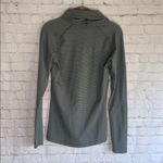 Nike Golf Women's Gray Arhletic Pullover with Pink Accents Size Small Photo 2