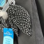 NWT Women's Black and White Flip Flops Sz 5/6 Photo 3