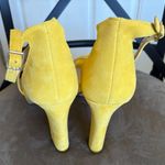 Vince Camuto 8  Yellow Heels Photo 5