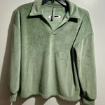 Mondetta  V-Neck Sweater in Sage Green (997) Photo 0