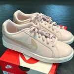 Nike  court royale Women’s size 7 NWB Color Barely Rose/ Stone White Photo 3