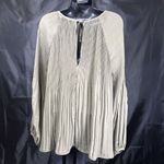 JustFab  Women Size M Olive Green Crew Neck Cold Shoulder Long Sleeve Blouse Photo 6