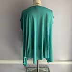 H.I.P. uneven hem flowy green top with round neck Photo 6