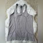 Lululemon  Size 10 Swiftly Tech Racerback 2.0
Tempo Stripe White / Black Photo 2