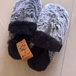 Sleepers Black and Gray Sandals indoor puffers size 8 Photo 0