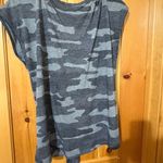 Lucky Brand Camo T-Shirt V-Neck Black & Gray Tie Knot Lightweight Size M Photo 3