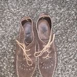 Minnetonka  leather lace up ankle boot  woman size 7.5 Photo 2