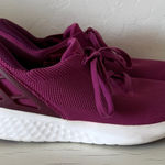 Kizik Athens Hands Photo 0