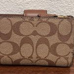 Coach Medium Corner Zip Wallet In Signature Canvas c0082 Photo 1