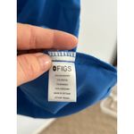 FIGS  Technical Collection Scrub Top V-Neck Short Sleeve Blue Size M‎ Photo 2