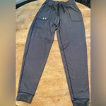 Under Armour Under‎ Armour Women’s Size XS Heat Gear Dark Gray Joggers Photo 9