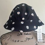 Alice + Olivia  Daisy Reversible Bucket Hat NWT Photo 0