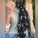 Floral Black and White Scarf Photo 0