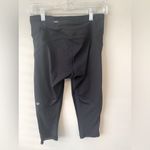 Lululemon  black Capri yoga pants size 6‎ Photo 1
