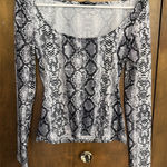 SheIn  Long Sleeve Top Photo 0