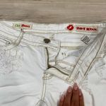 Hot Kiss White Distressed Denim Shorts Women’s Size 5 Cici Lace Detail Photo 2
