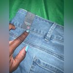 Torrid NWT 3.5 Inch Jegging Super Soft High Rise Short Light Blue size 30 Photo 9