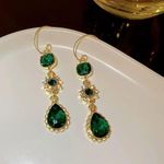 Women's Green Crystal Long Dangle Drop Earrings Photo 2