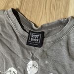 Riot Queen grey graphic skeleton halloween fall cropped tee shirt  Photo 2